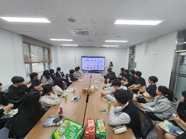 밀양지역 고교생 초청 “랩 투어(Lab tour)”  대표이미지